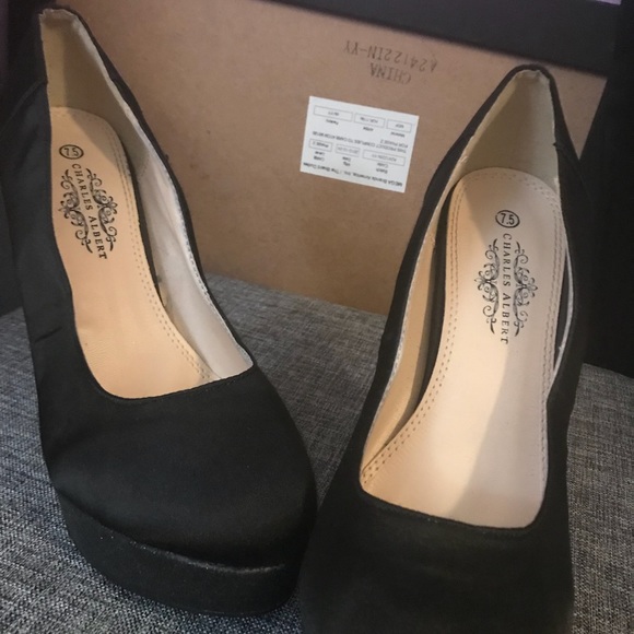 Good condition heels with glitter back - Picture 2 of 2